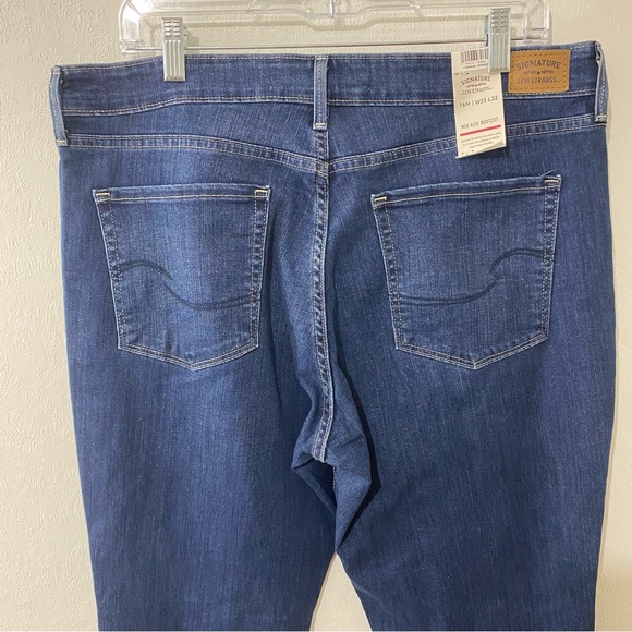 NWT Levi’s Signature Mid Rise Bootcut Jeans. Size 16 - Picture 5 of 6